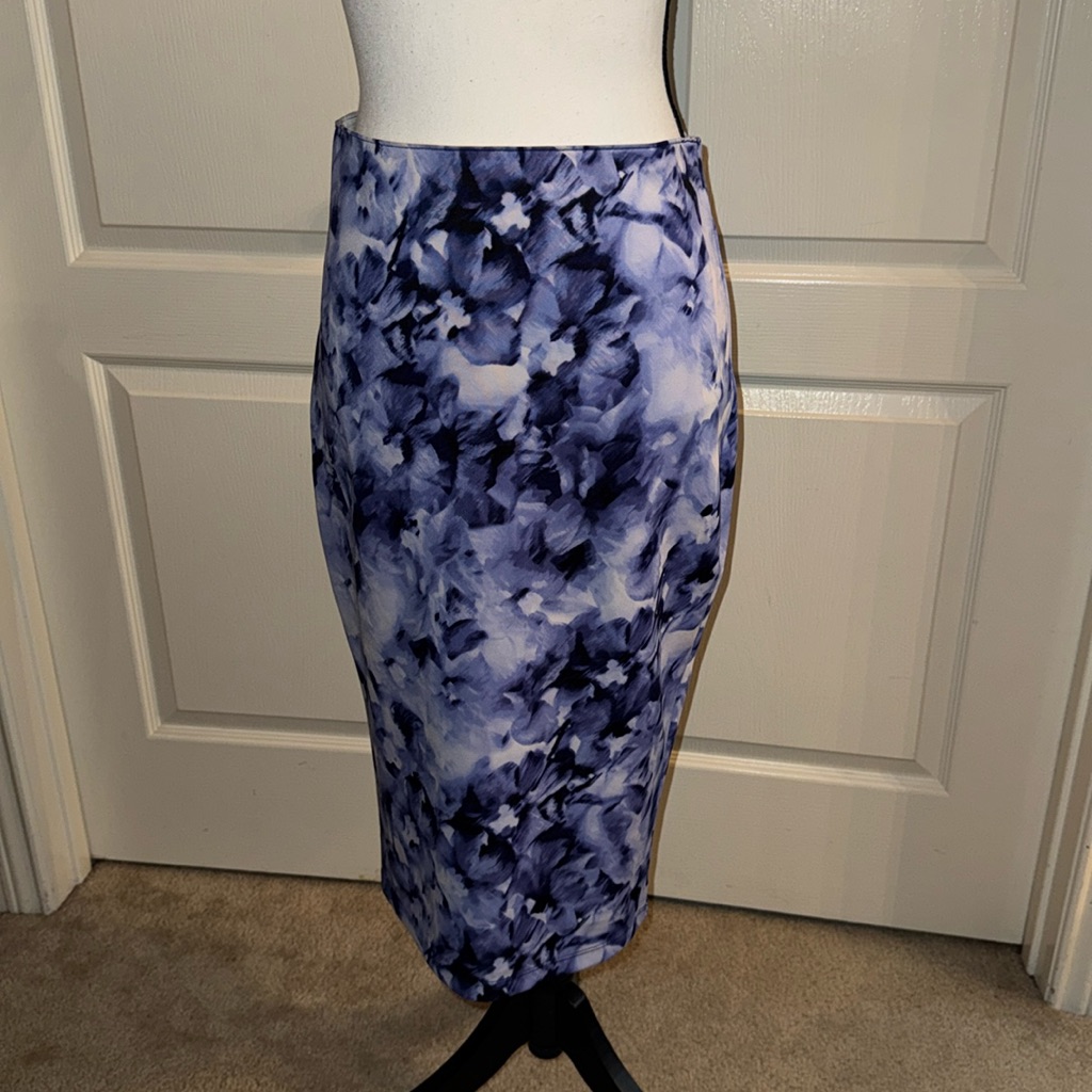 Floral Pencil Skirt - Size Medium
